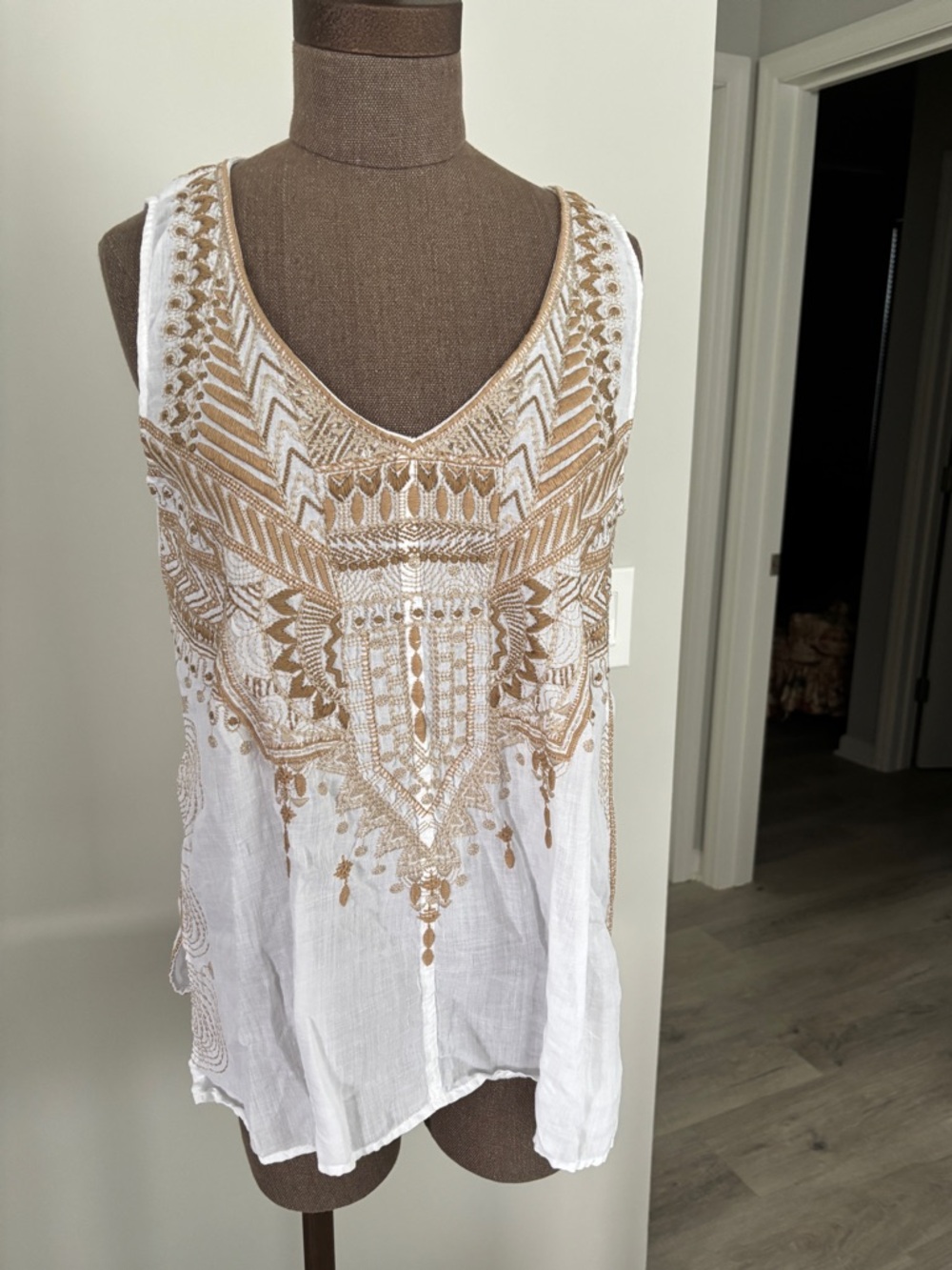 Embroidered White & Gold Sleeveless V-Neck Tunic Top Small